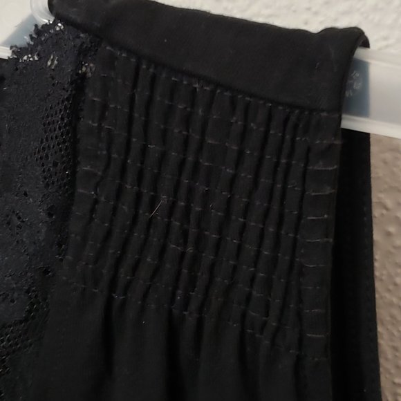 Ann Taylor Sleeveless Black Top V Neck Size Large - Picture 5 of 6